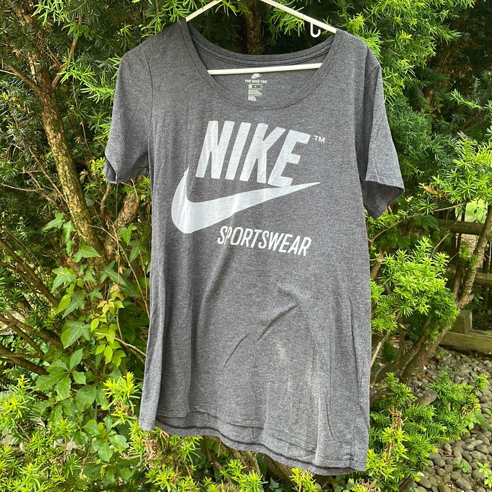Womens NIKE T-shirt